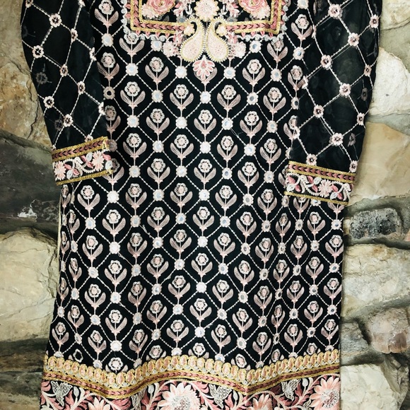 Meet your Posher, Nabila - Picture 3 of 10